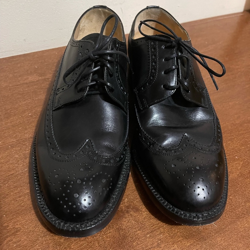 Size 8 Black leather Dress shoes hand made in Spain